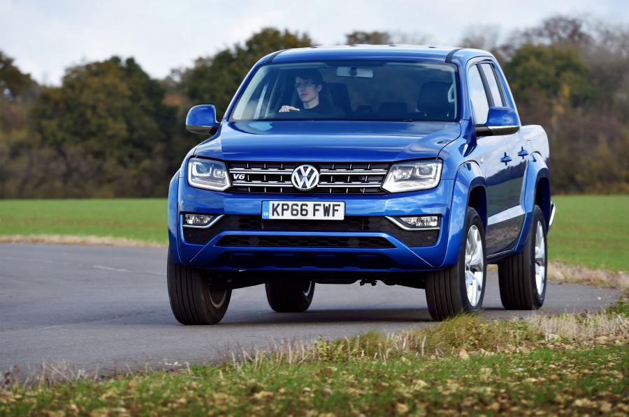  Volkswagen Amarok Double Cab 2016 года  (UK) (фото 17 из 40)